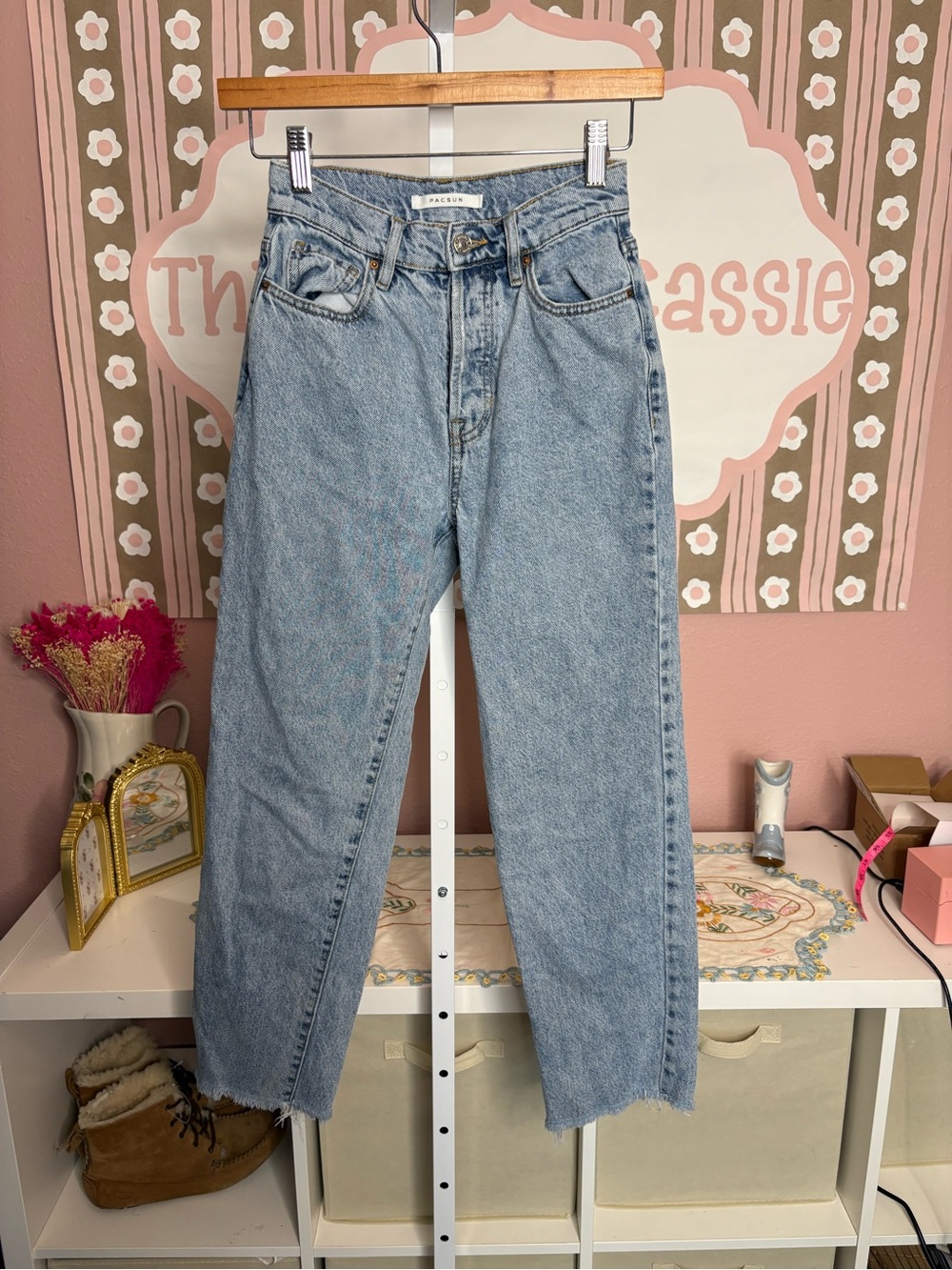 PacSun High-Rise Straight Jeans in Light Blue Wash